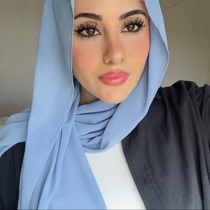 Meet your Posher, Yara